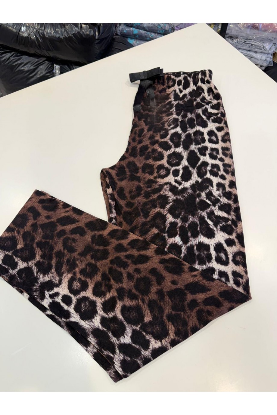Viskon Leopar Desenli Kadın Pijama Altı - Ayakta Görünüm | Linay Butik Viskon Leopar Desenli Kadın Pijama Altı - Ayakta Görünüm | Linay Butik Kadın Ev Giyimi